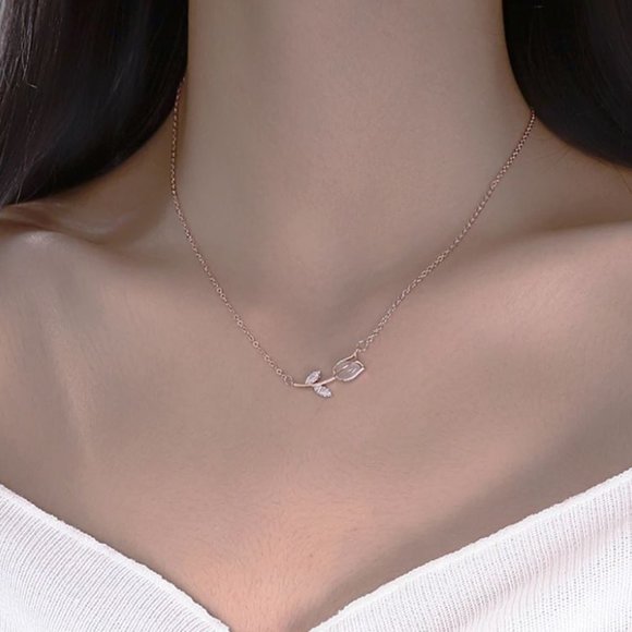 925 Sterling Silver Rose Flower Necklace Rose Gold - Picture 2 of 2